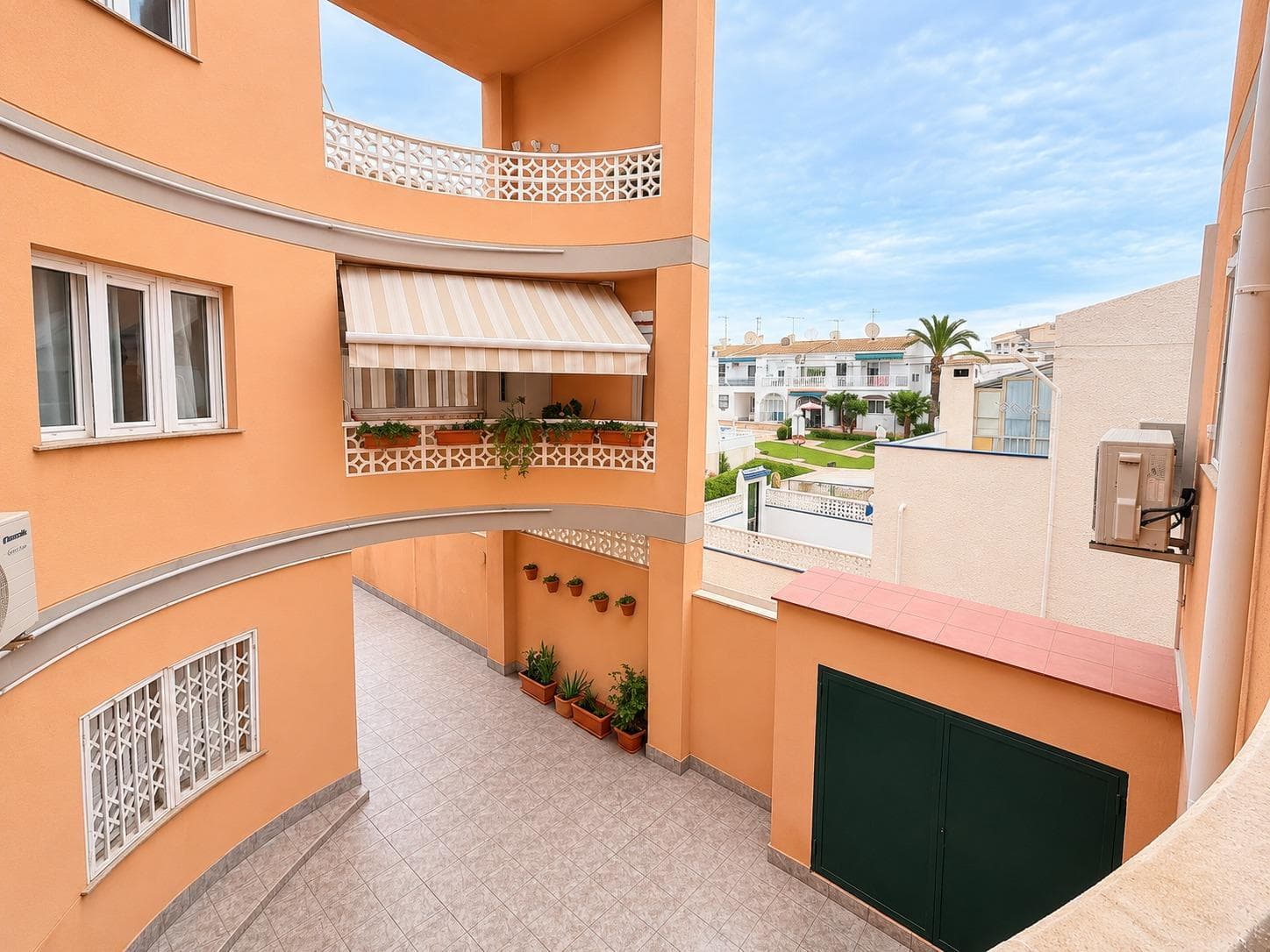 Studio for Sale in Torrevieja, 700 m from Playa del Cura