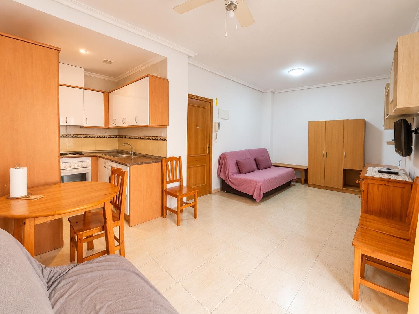 Studio for Sale in Torrevieja, 700 m from Playa del Cura