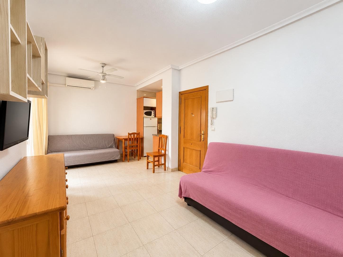 Studio for Sale in Torrevieja, 700 m from Playa del Cura