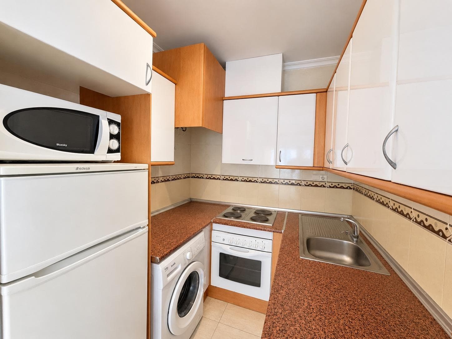 Studio for Sale in Torrevieja, 700 m from Playa del Cura