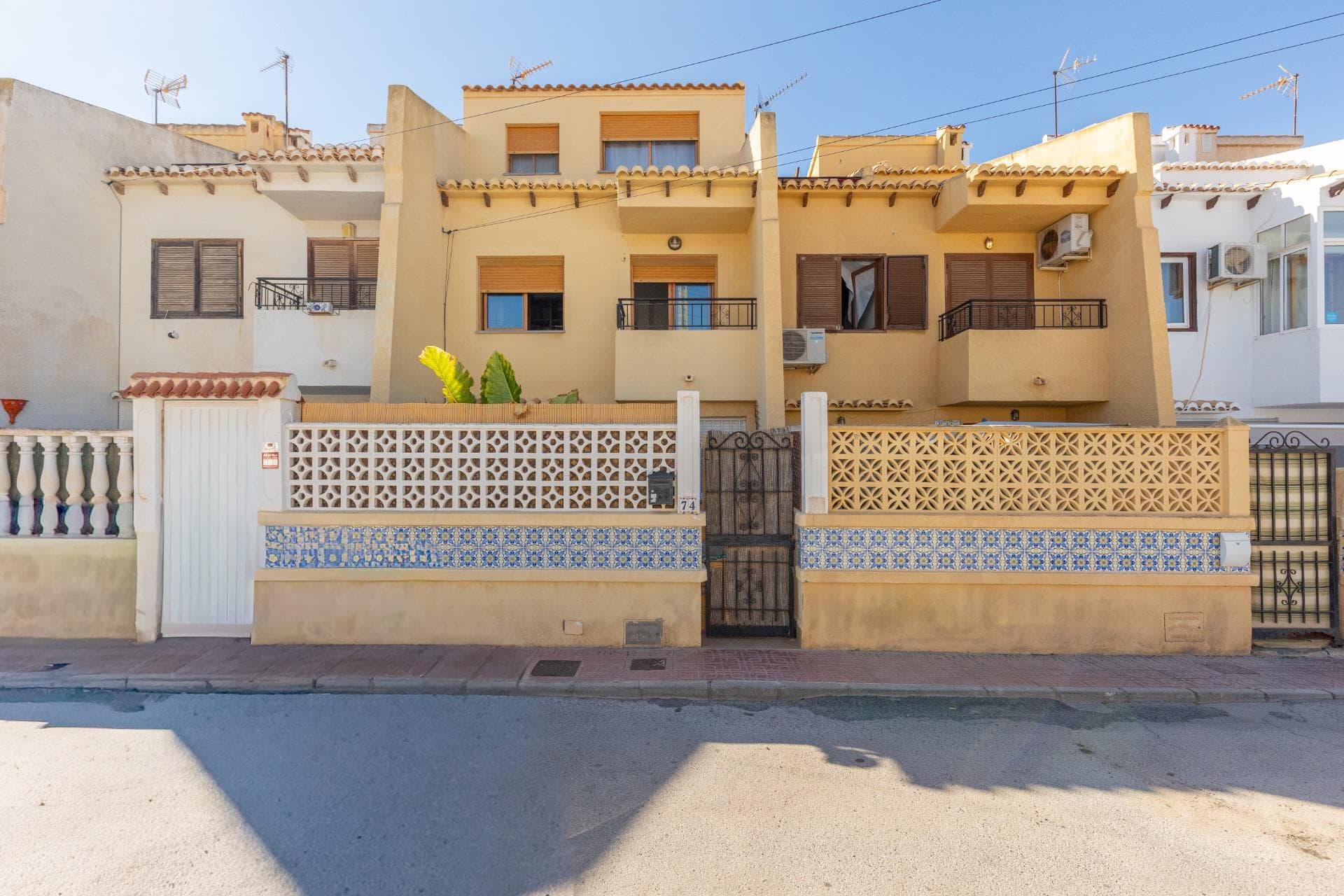 Renovated duplex in Los Balcones: sun, comfort, and strategic location