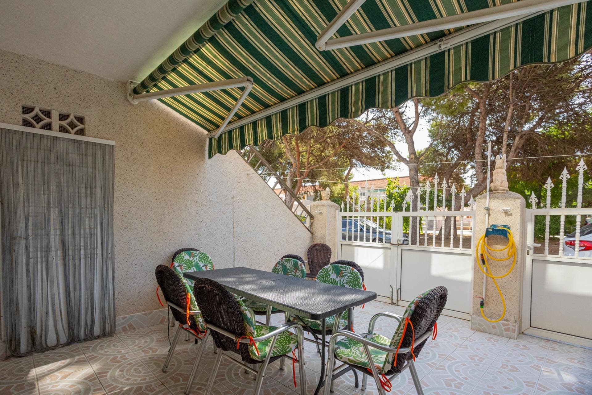 Ground-floor bungalow 400 metres from Los Náufragos Beach