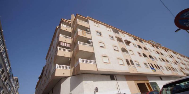 Buy Apartment for Sale in Playa del Cura, Torrevieja: Living near the sea