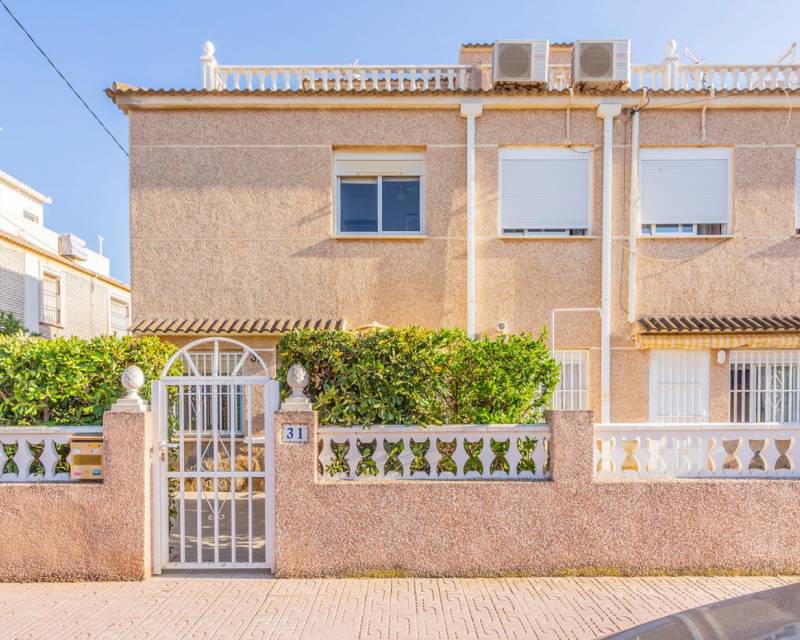 Terraced house - Sale - Torrevieja - La Mata
