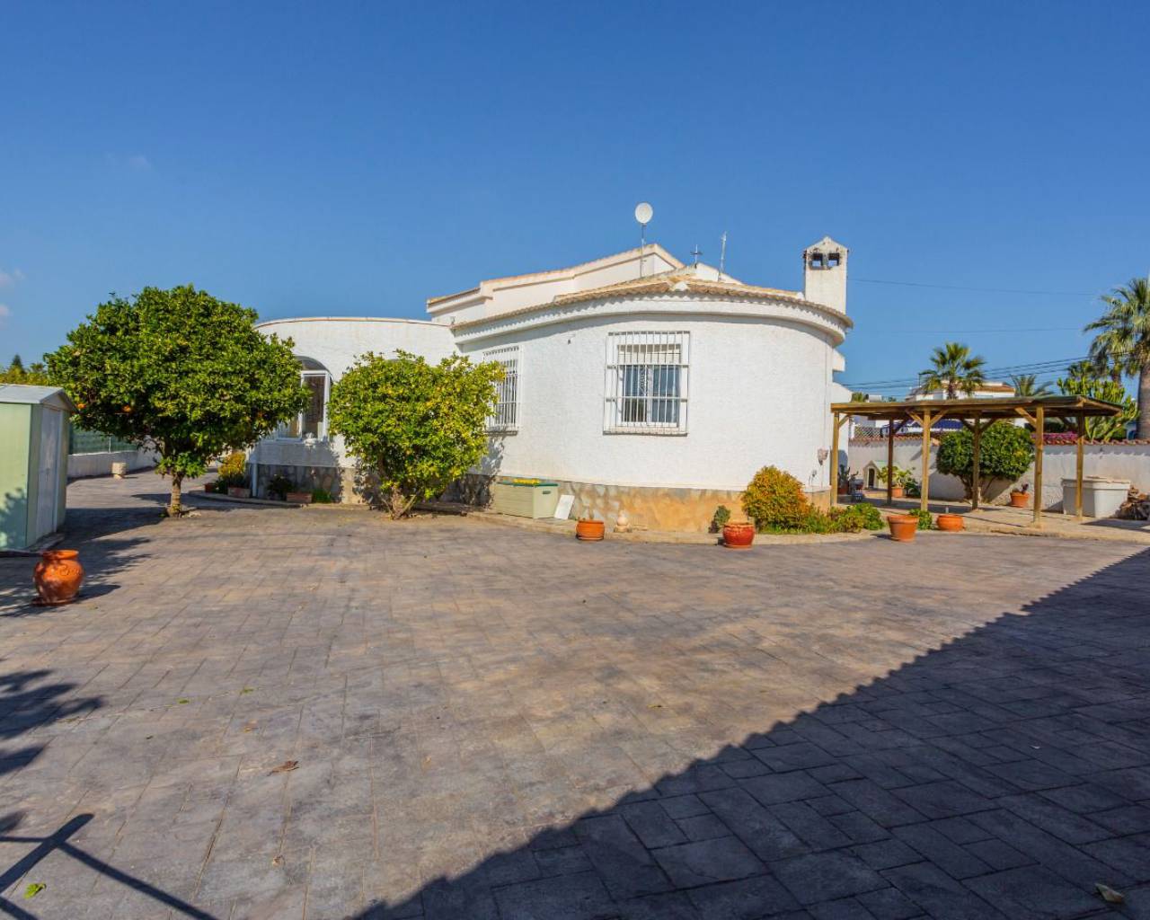 Sale - House with land - Torrevieja - El chaparral