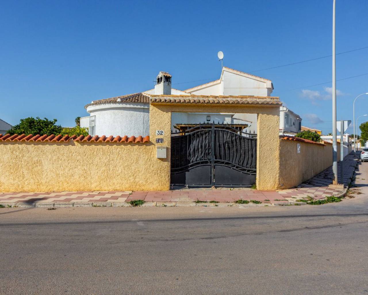Venta - Casa con terreno - Torrevieja - El chaparral
