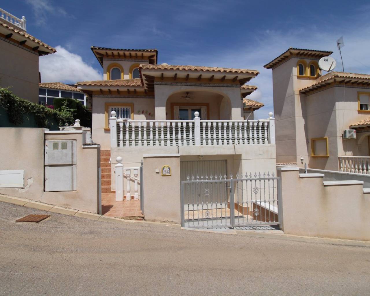 Sale - Single family house - Orihuela Costa - La Zenia