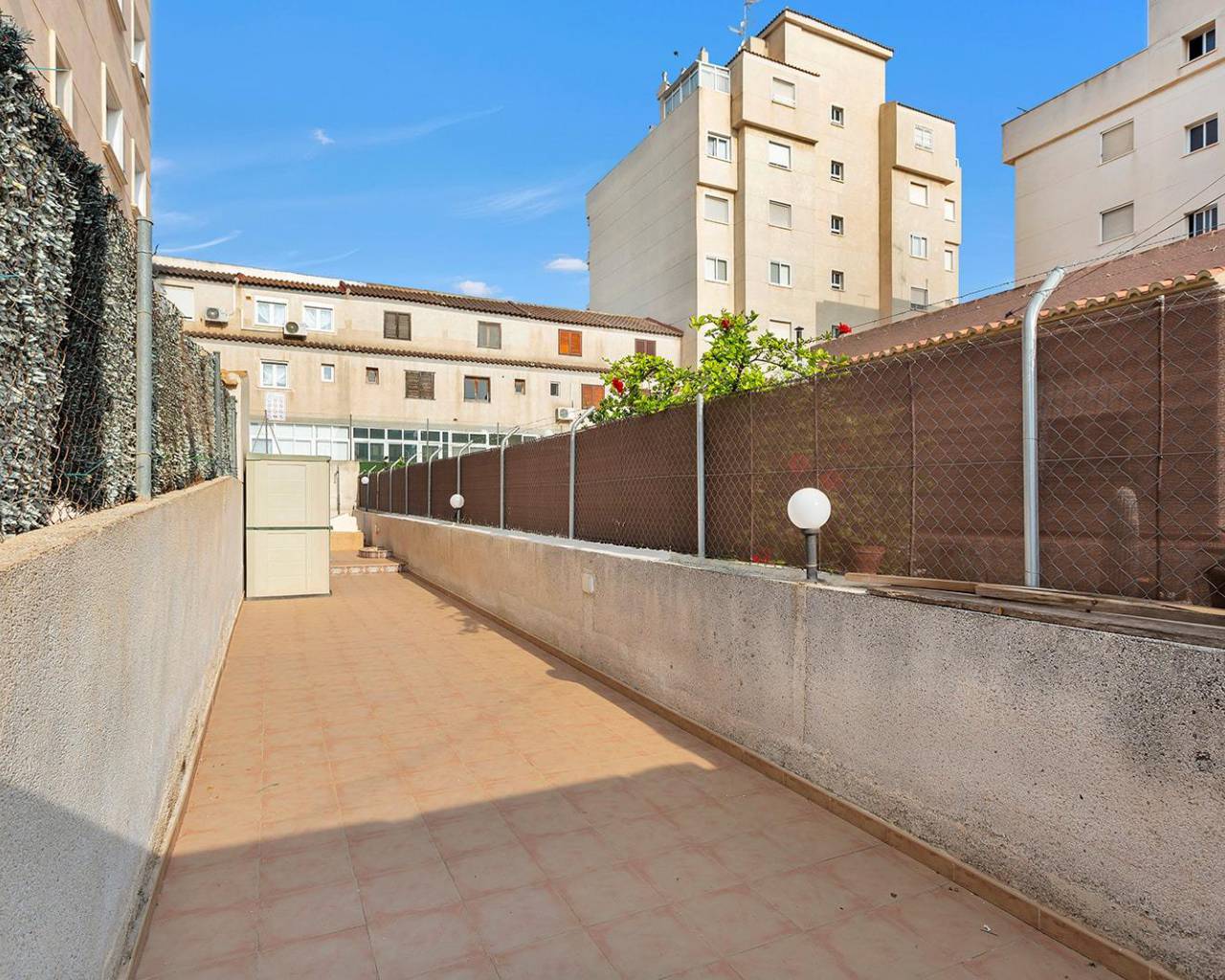 Sale - Lägenhet på bottenvåning - Torrevieja - Nueva Torrevieja