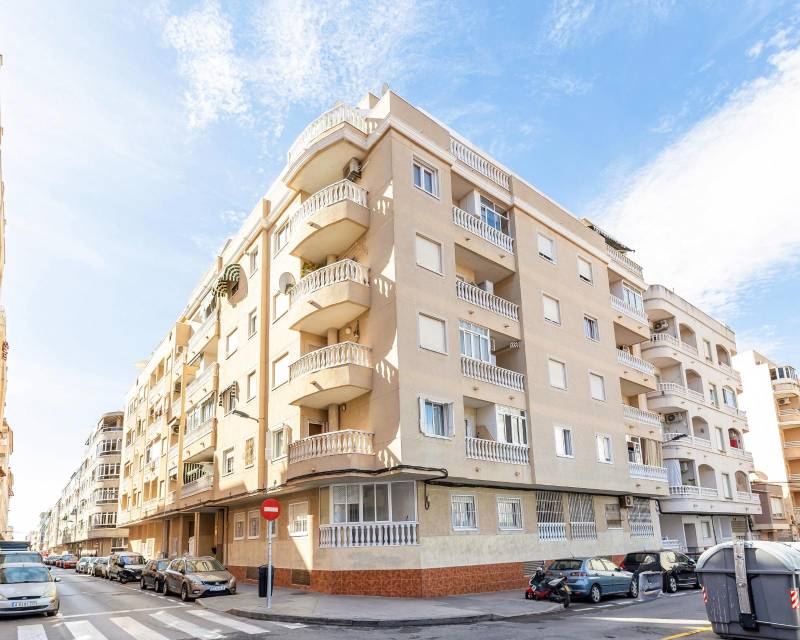 Apartment - Sale - Torrevieja - Estacion de autobuses