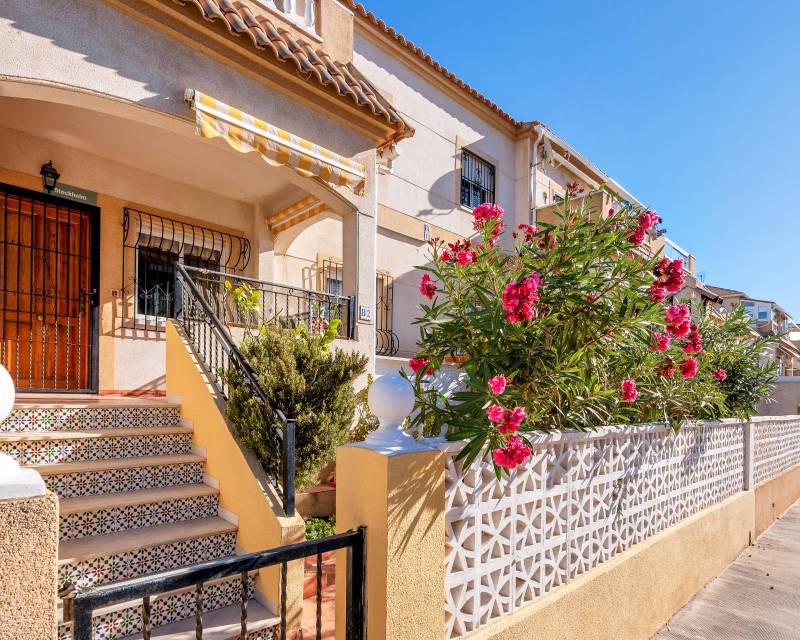 Bungalow Ground Floor - Sale - Torrevieja - Aguas Nuevas